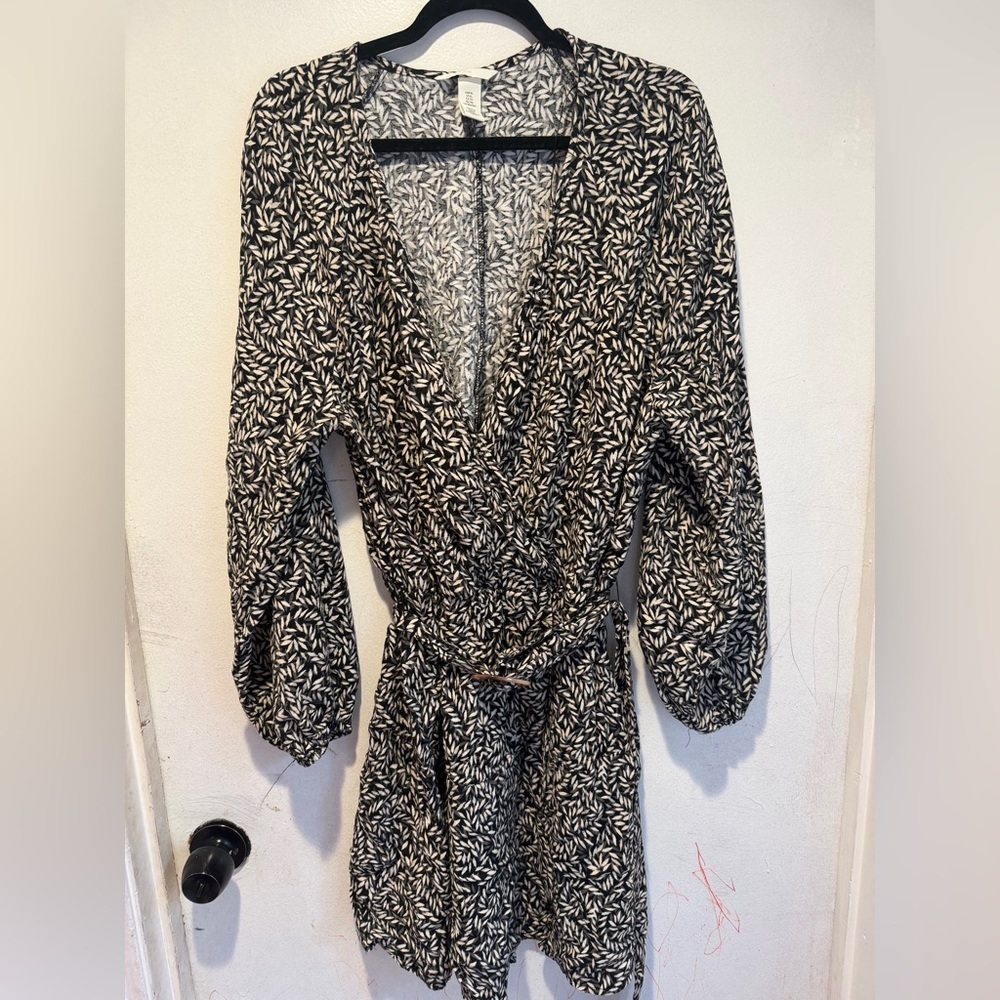 H&M - Leaf Print Long Sleeve Dress